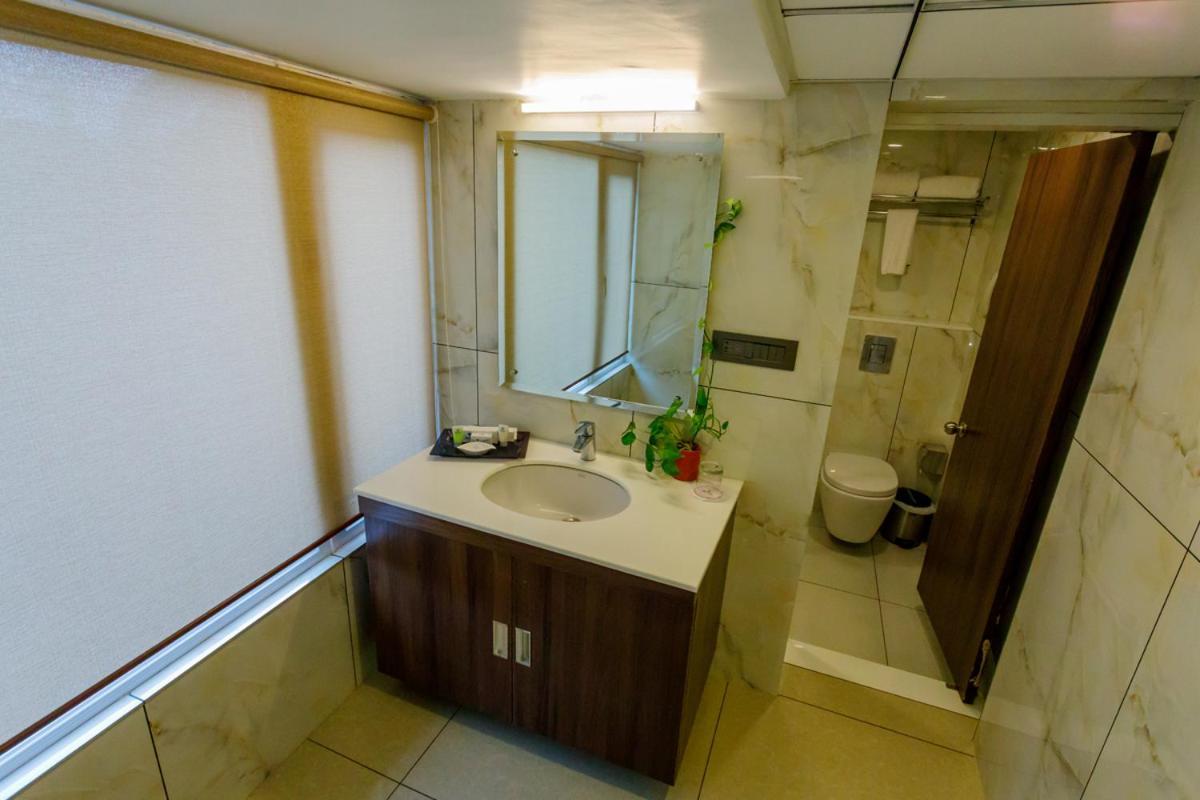 Hotel The Renai Cochin Kochi Zewnętrze zdjęcie