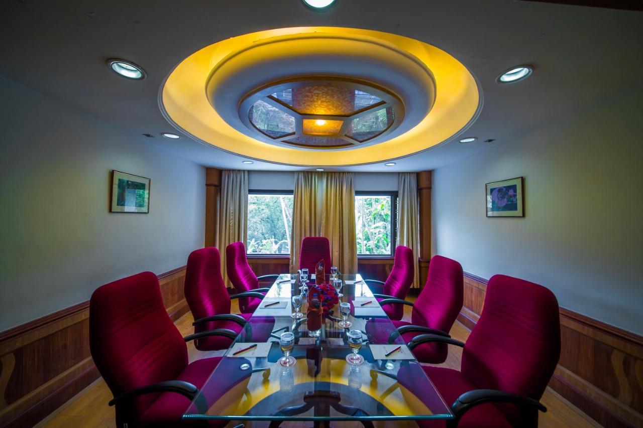 Hotel The Renai Cochin Kochi Zewnętrze zdjęcie