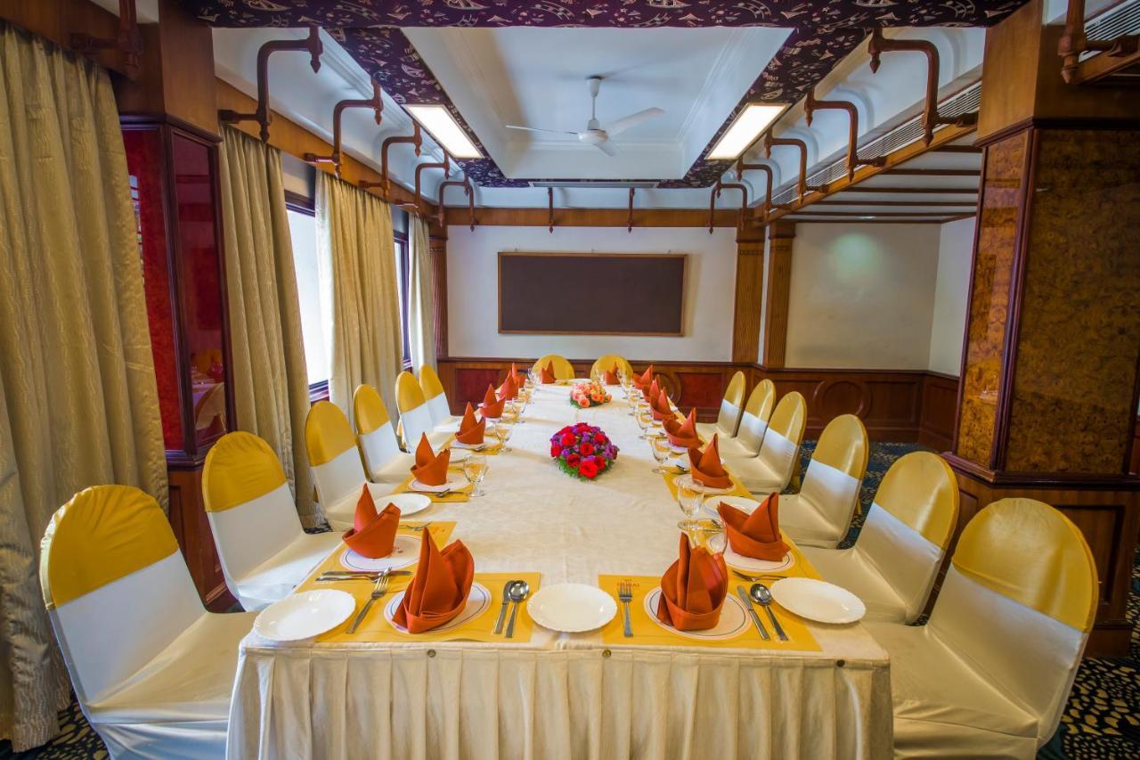 Hotel The Renai Cochin Kochi Zewnętrze zdjęcie
