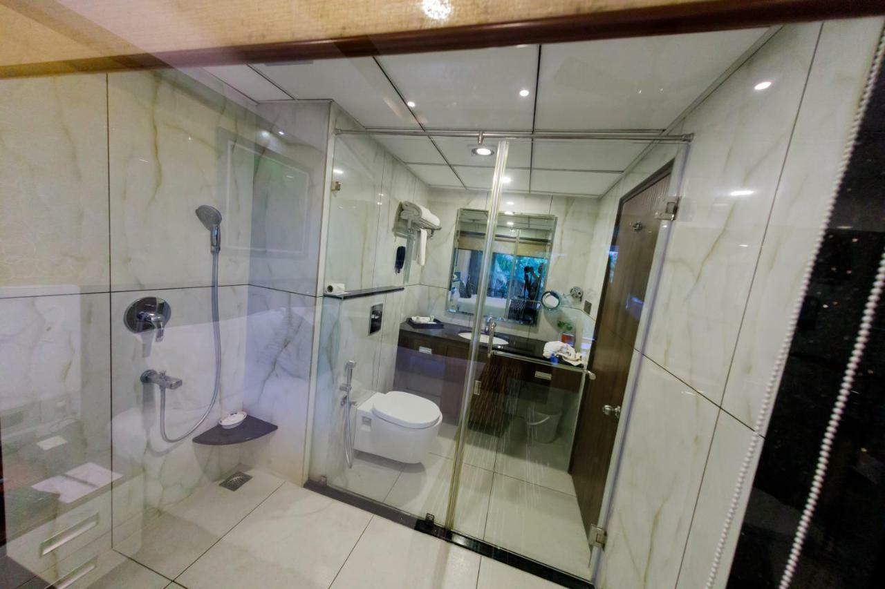 Hotel The Renai Cochin Kochi Zewnętrze zdjęcie